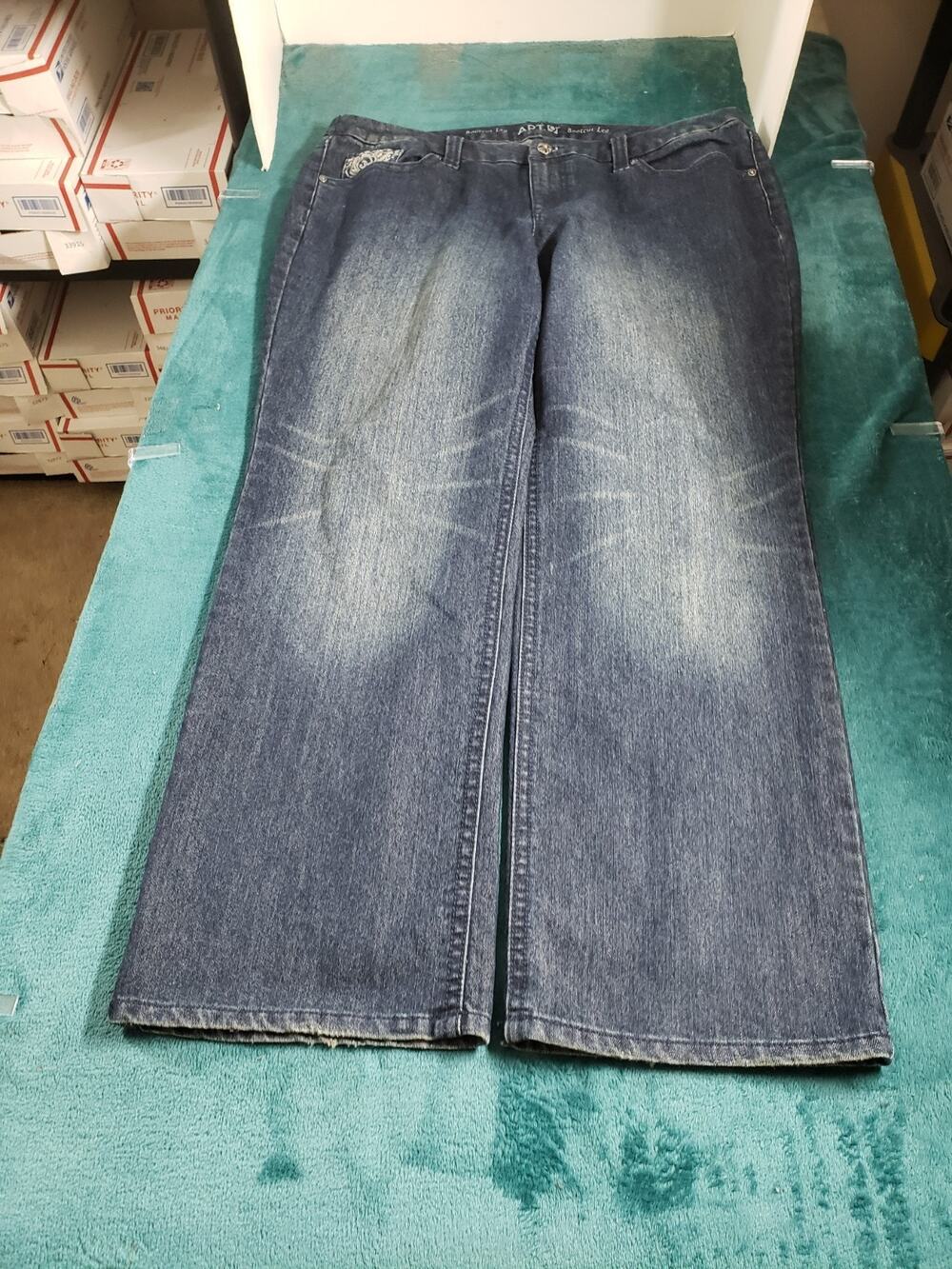Apt 9 Jeans Size 16 W Women Blue Pants Stretch Denim Plus Mid Rise Bootcut